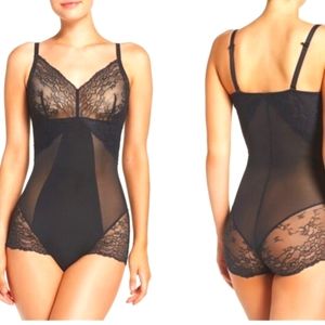 Spanx Spotlight on Lace Very Black One Piece Size Medium (6-8)